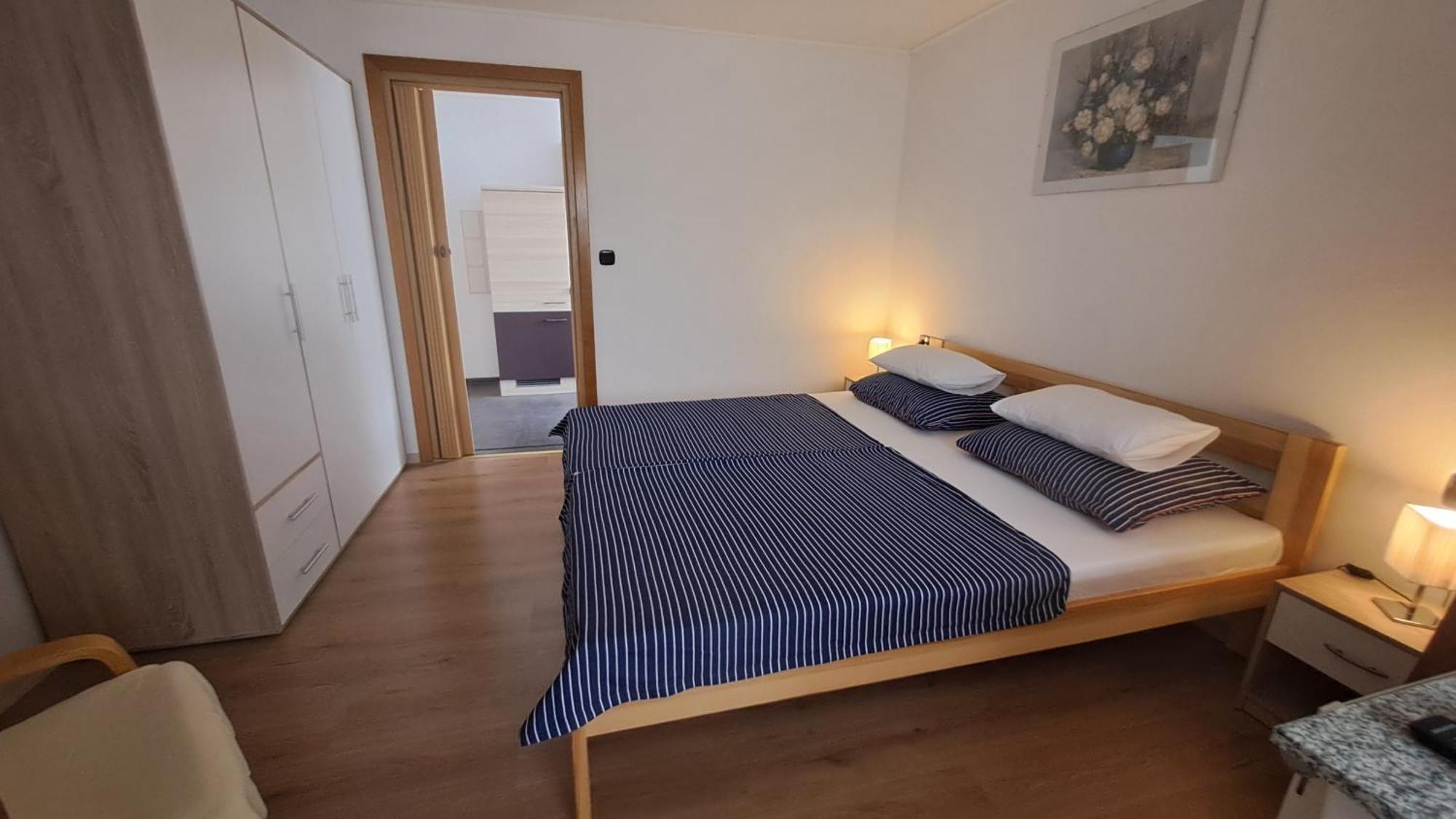 Studio Apartments Maslinik Krk Town Exteriör bild